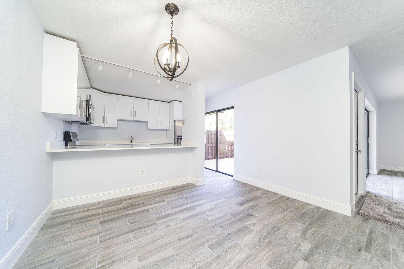 825 Center Street, Unit 32A Jupiter, FL 33458 - Photo 11 of 36 20200115160629858544000000-o