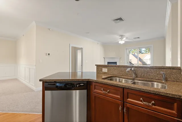 $394,900 | 160 Daniel Webster Highway, Unit 328, Nashua, NH 03060