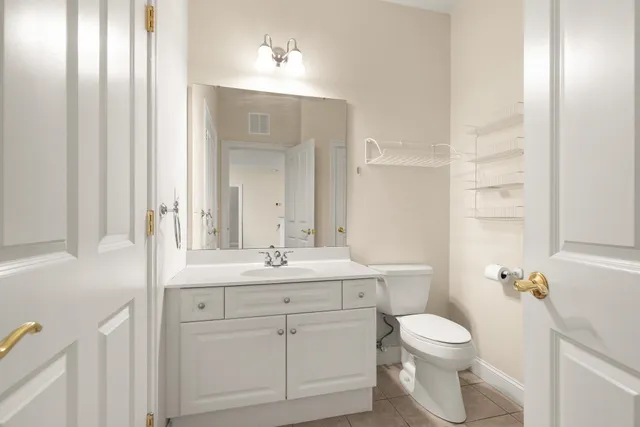 $394,900 | 160 Daniel Webster Highway, Unit 328, Nashua, NH 03060