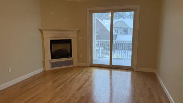 $394,900 | 160 Daniel Webster Highway, Unit 328, Nashua, NH 03060