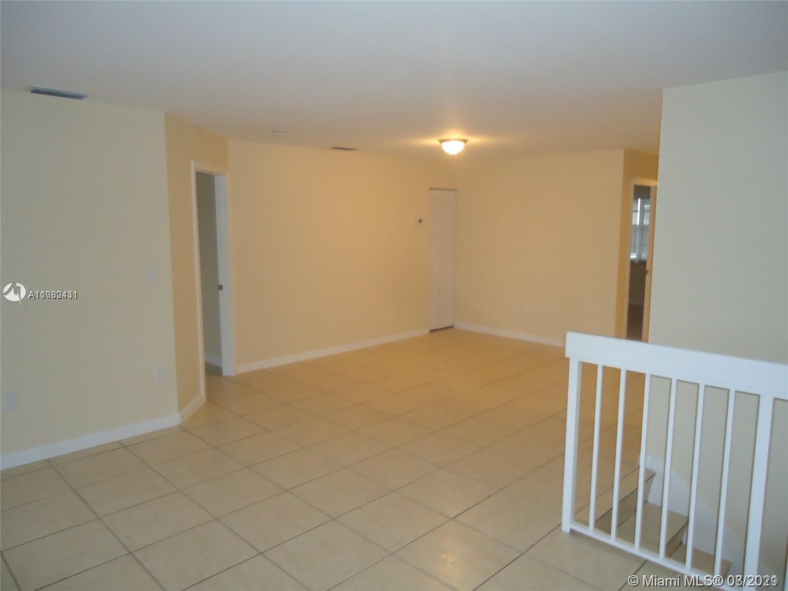 Golden Isles Hallandale Beach, FL 33009 - Photo 4 of 10