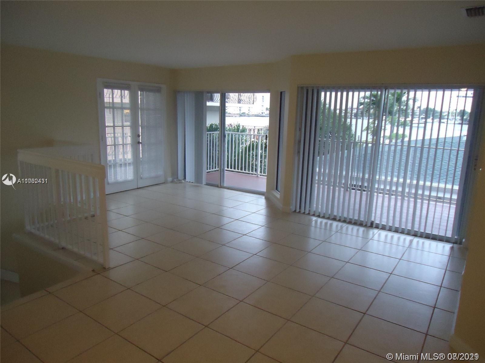 Golden Isles Hallandale Beach, FL 33009 - Photo 5 of 10