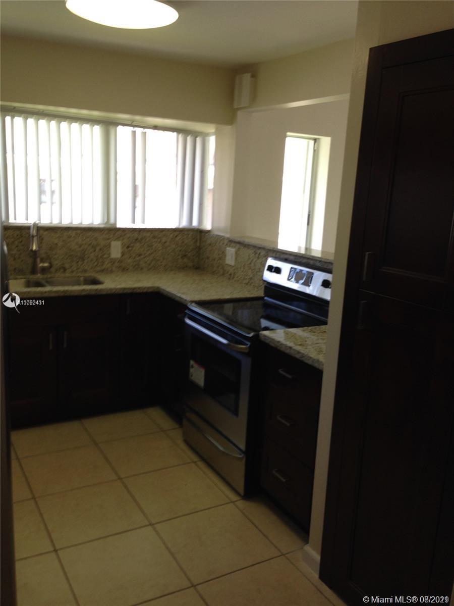 Golden Isles Hallandale Beach, FL 33009 - Photo 7 of 10