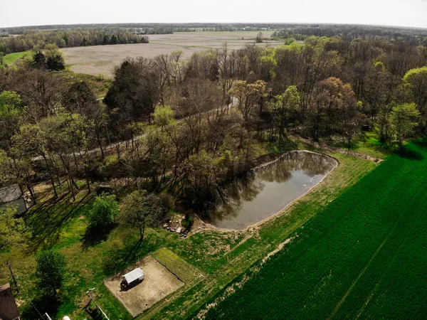 $360,000 | 11753 North Log Cabin Lane, Mount Vernon, IL 62864