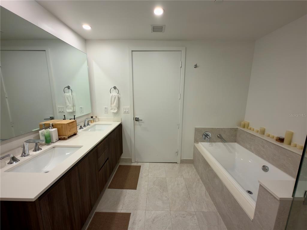 488 Northeast 18th Street, Unit 2207 Miami, FL 33132 - Photo 20 of 52