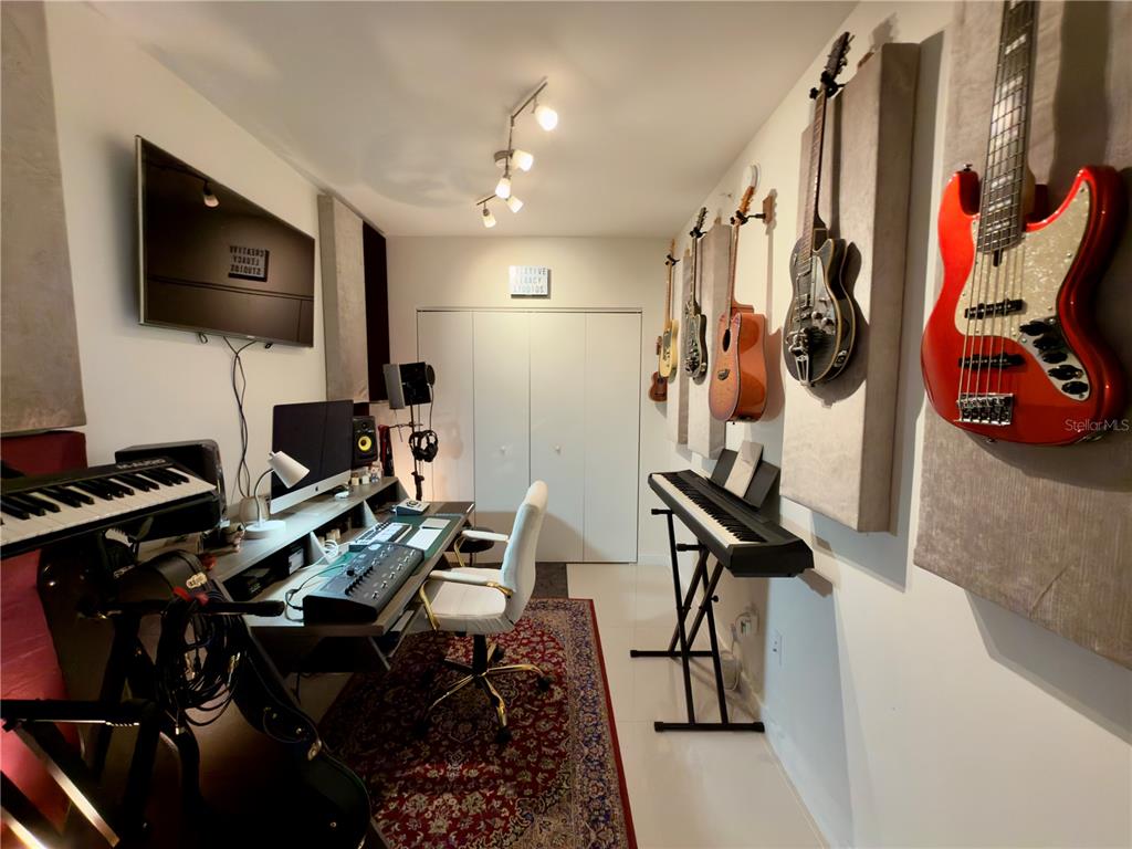 488 Northeast 18th Street, Unit 2207 Miami, FL 33132 - Photo 23 of 52