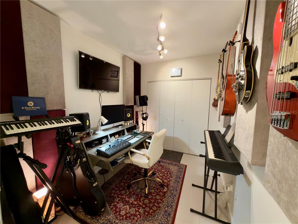 488 Northeast 18th Street, Unit 2207 Miami, FL 33132 - Photo 24 of 52