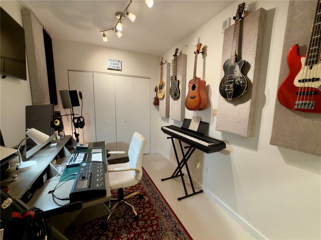 488 Northeast 18th Street, Unit 2207 Miami, FL 33132 - Photo 25 of 52