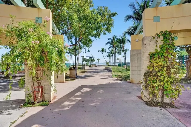 $5,500 | 488 Northeast 18th Street, Unit 2207, Miami, FL 33132