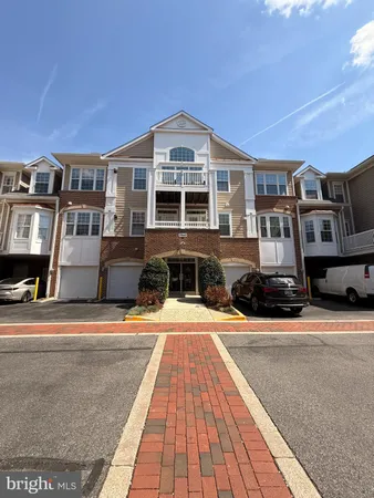 $569,900 | 7860 Rolling Woods Court, Unit 4M4, Springfield, VA 22152