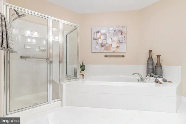 $569,900 | 7860 Rolling Woods Court, Unit 4M4, Springfield, VA 22152