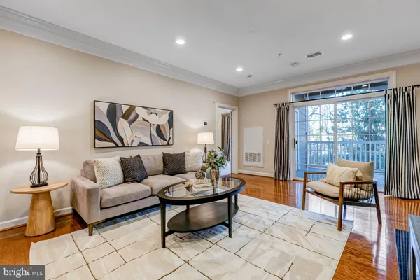 $569,900 | 7860 Rolling Woods Court, Unit 4M4, Springfield, VA 22152