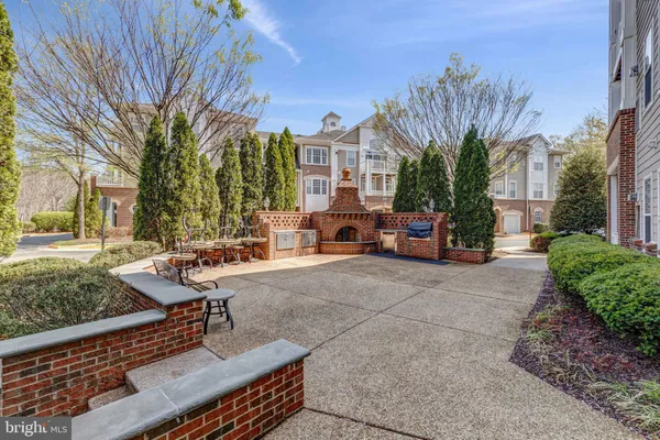 $569,900 | 7860 Rolling Woods Court, Unit 4M4, Springfield, VA 22152