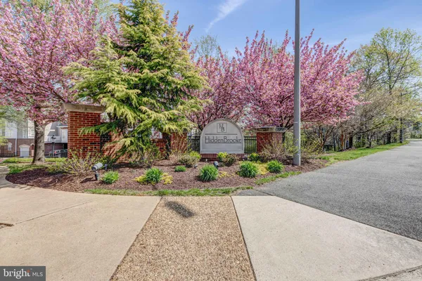 $569,900 | 7860 Rolling Woods Court, Unit 4M4, Springfield, VA 22152