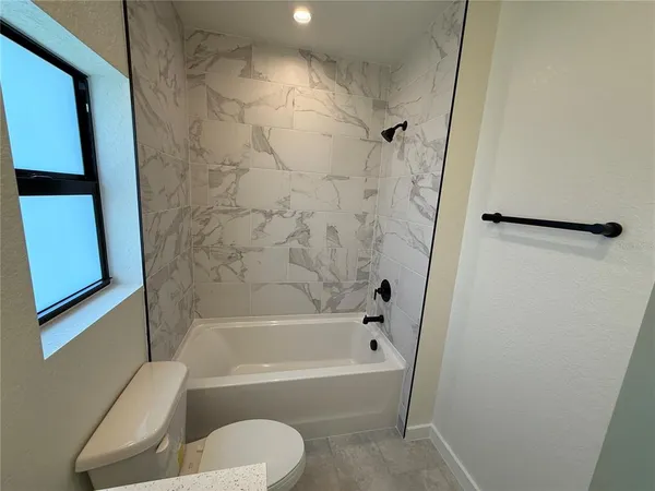 $2,100 | 4718 Redwood Terrace, North Port, FL 34286