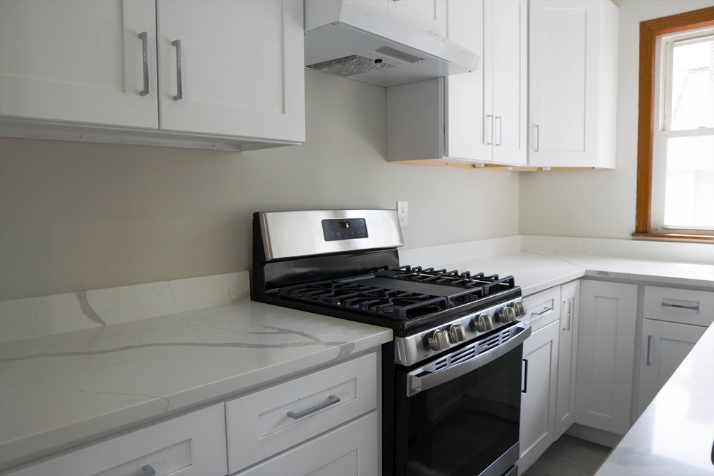 97 2nd Street, Unit 2 North Andover, MA 01845 - Photo 2 of 21