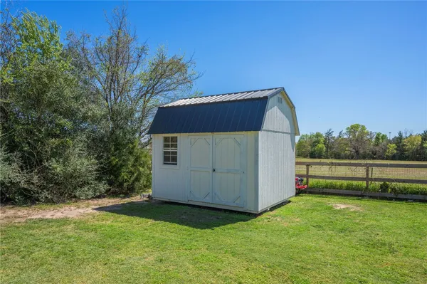 a view of an ocean from a yard