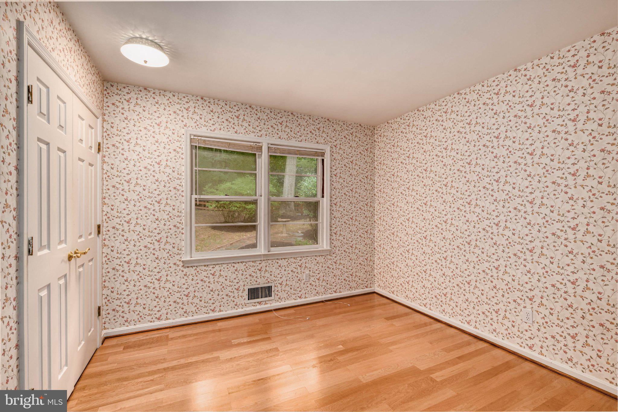 2530 Leeds Road Oakton, VA 22124 - Photo 40 of 63 Main Level 3rd Bedroom