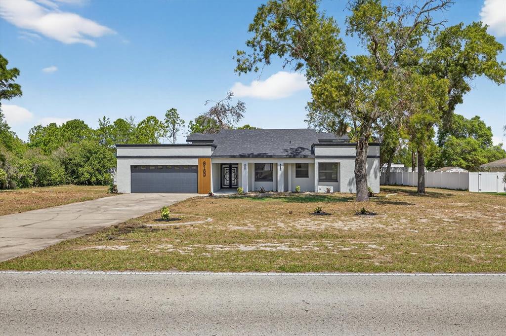 8169 Berkeley Manor Boulevard Spring Hill, FL 34606 - Photo 4 of 67