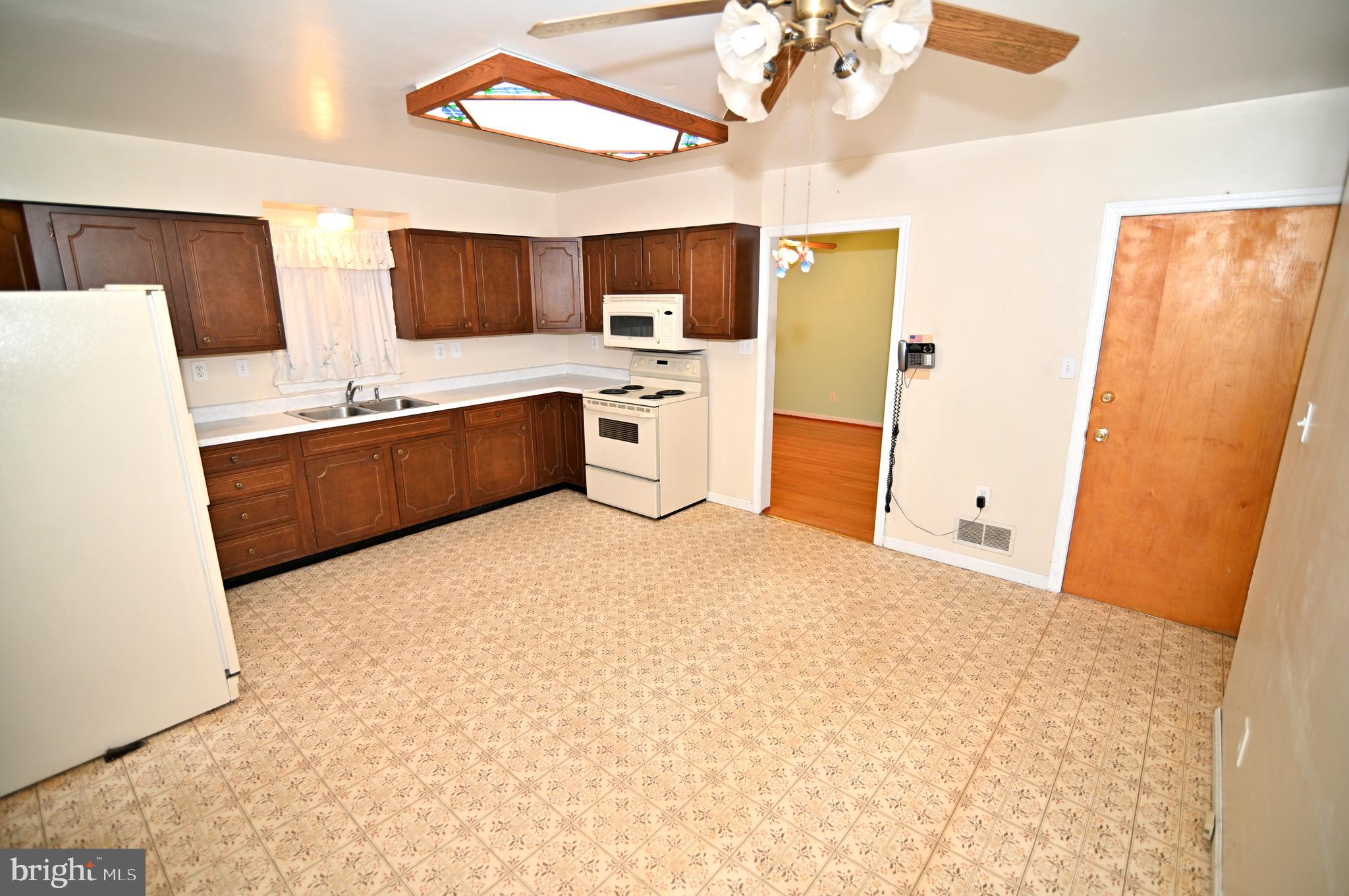 10904 Brandywine Road Clinton, MD 20735 - Photo 10 of 55 Gallery Image 10