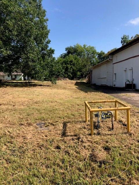 812 West 7th Street Bonham, TX 75418 - Photo 15 of 18 a view of an outdoor space