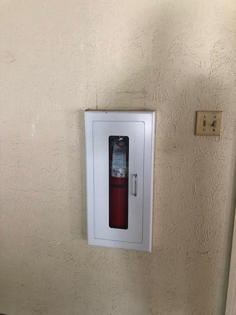 812 West 7th Street Bonham, TX 75418 - Photo 9 of 18 a close view of a mirror