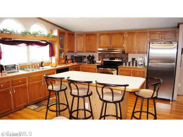 2380 Amostown Road Sandy Ridge, NC 27046 - Photo 7 of 16 Kitchen.
