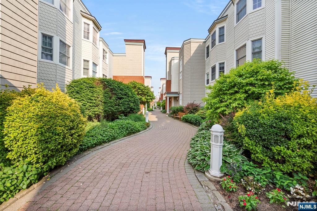 108 The Promenade, Unit 108 Edgewater, NJ 07020 - Photo 2 of 49