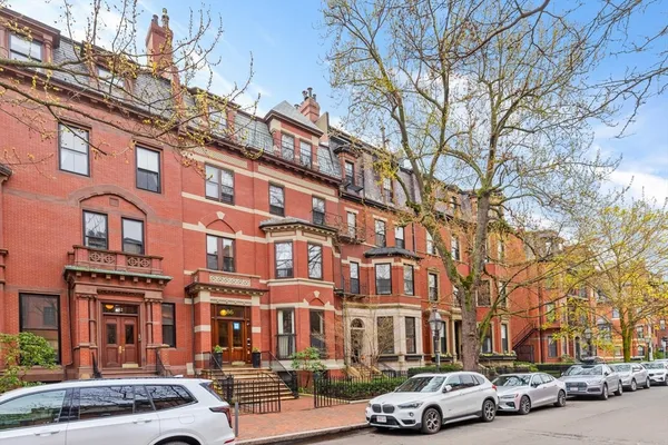 $3,600 | 86 Marlborough Street, Unit 8, Boston, MA 02116