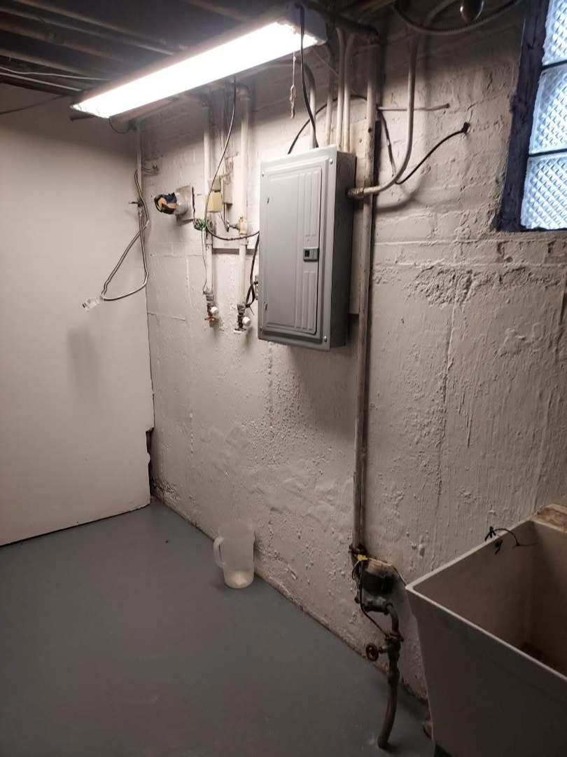 104 East 150th Street Harvey, IL 60426 - Photo 21 of 25 a view of a room with racks