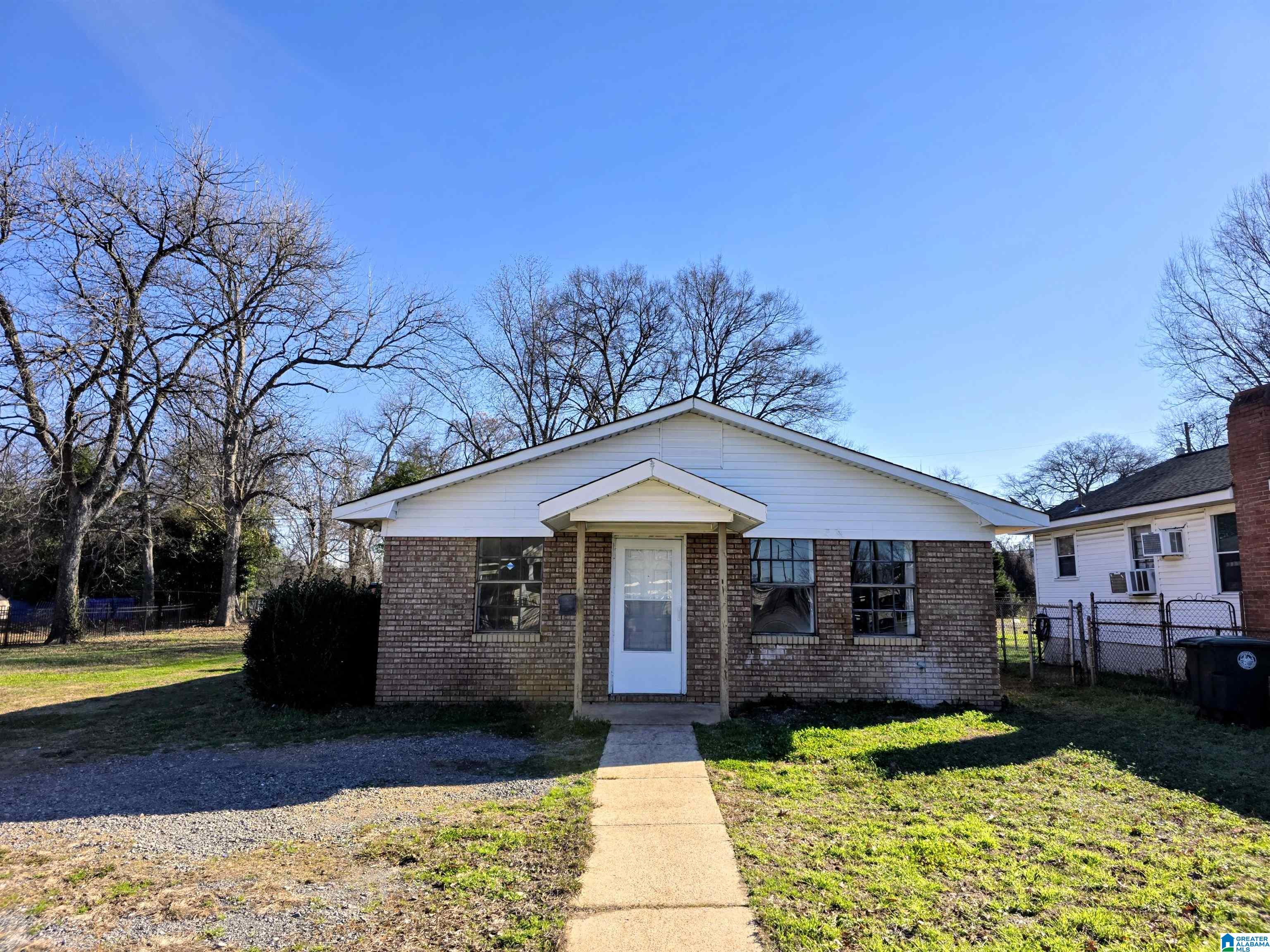 417 Goldwire Street Southwest Birmingham, AL 35211 - Photo 2 of 21