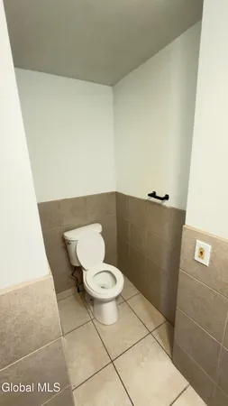 $1,300 | 3132 6th Avenue, Unit 1, Troy, NY 12180