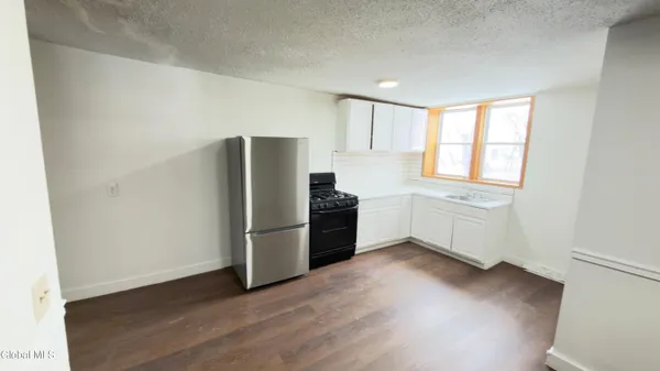 $1,300 | 3132 6th Avenue, Unit 1, Troy, NY 12180