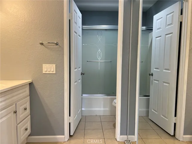 $2,200 | 2554 Olive Drive, Unit 106, Palmdale, CA 93550