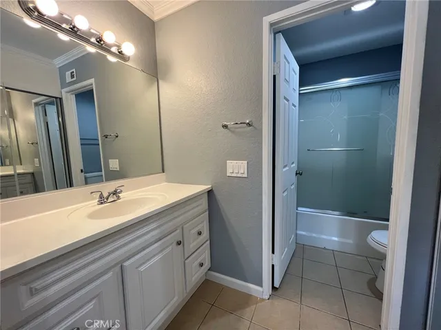 $2,200 | 2554 Olive Drive, Unit 106, Palmdale, CA 93550