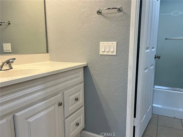 $2,200 | 2554 Olive Drive, Unit 106, Palmdale, CA 93550