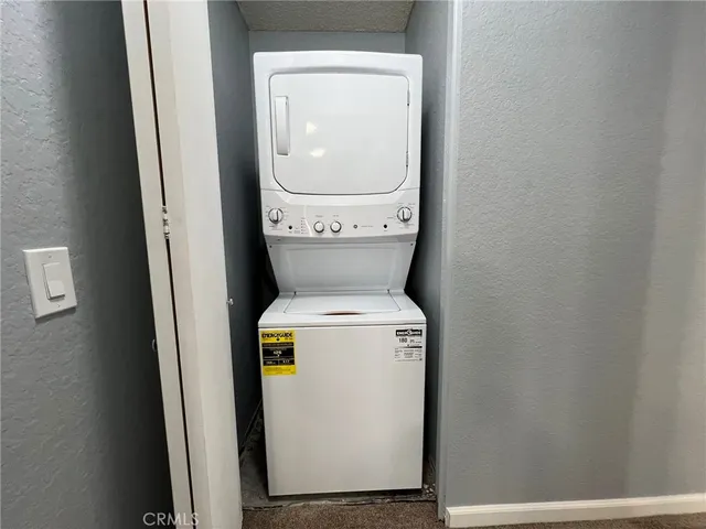 $2,200 | 2554 Olive Drive, Unit 106, Palmdale, CA 93550