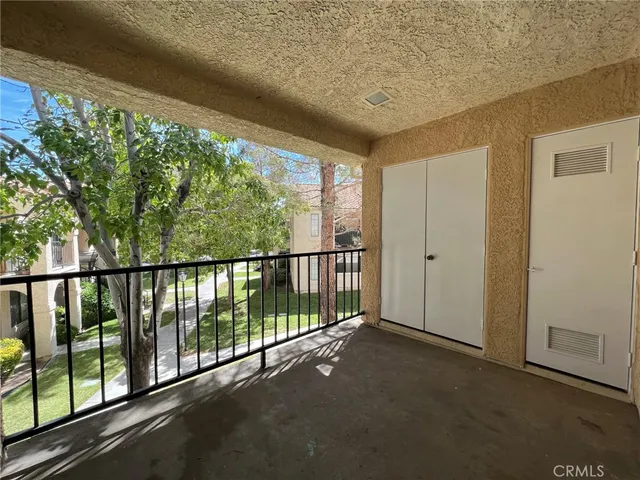 $2,200 | 2554 Olive Drive, Unit 106, Palmdale, CA 93550