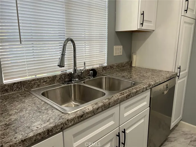 $2,200 | 2554 Olive Drive, Unit 106, Palmdale, CA 93550