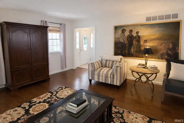 $349,900 | 500 West Estate Drive, Bloomington, IN 47403