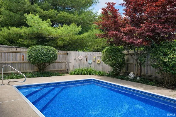 $349,900 | 500 West Estate Drive, Bloomington, IN 47403
