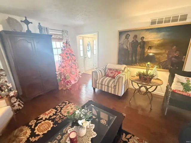 $355,000 | 500 West Estate Drive, Bloomington, IN 47403