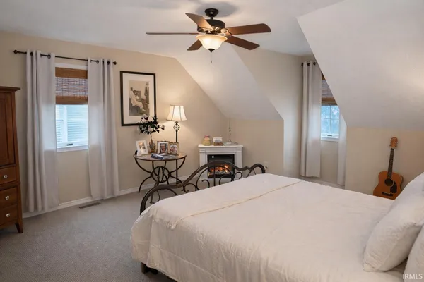 $349,900 | 500 West Estate Drive, Bloomington, IN 47403