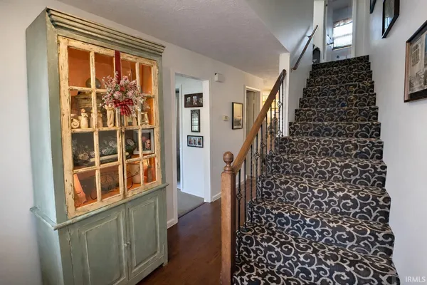 $349,900 | 500 West Estate Drive, Bloomington, IN 47403