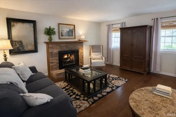 $349,900 | 500 West Estate Drive, Bloomington, IN 47403