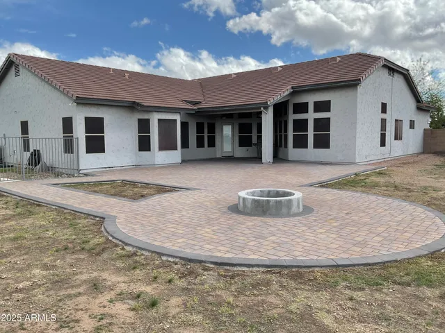 a view of a house with outdoor space