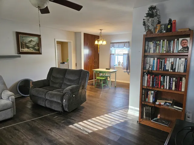 $98,900 | 2202 Chestnut Avenue, Sterling, IL 61081