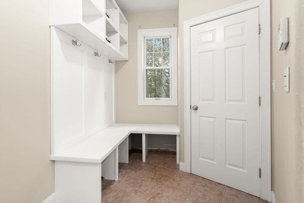7 Pettees Pond Lane Walpole, MA 02081 - Photo 16 of 40