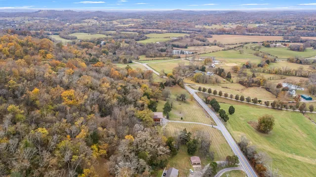 $575,000 | 4664 Highway 64 E Wartrace Tn 37183 East, Wartrace, TN 37183