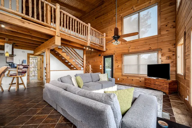 $575,000 | 4664 Highway 64 E Wartrace Tn 37183 East, Wartrace, TN 37183